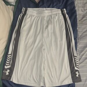 Under Armour Basketball Shorts Size YXL